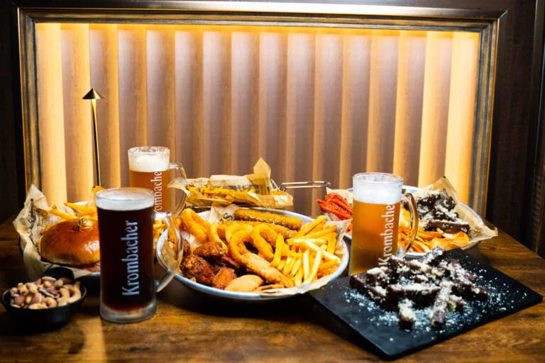 Food and drinks at SET Lounge & Billiards