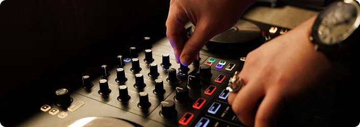 DJ